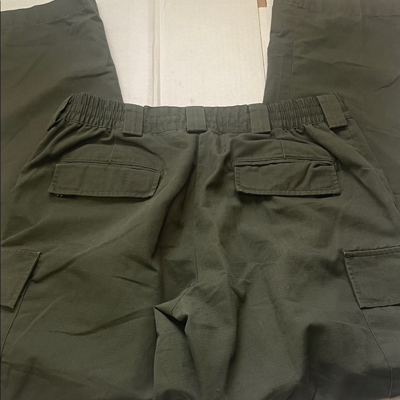 Blauer Men's Dark Green Cargo Pants - Picture 4 of 7